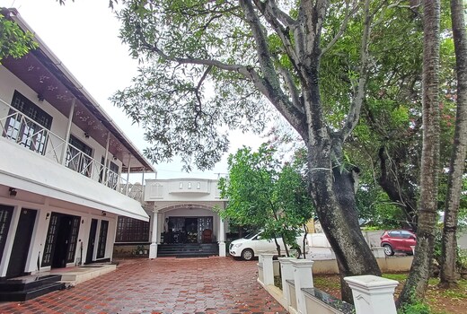 Vaiga Homes : Vembanadu Lakeview Retreat
