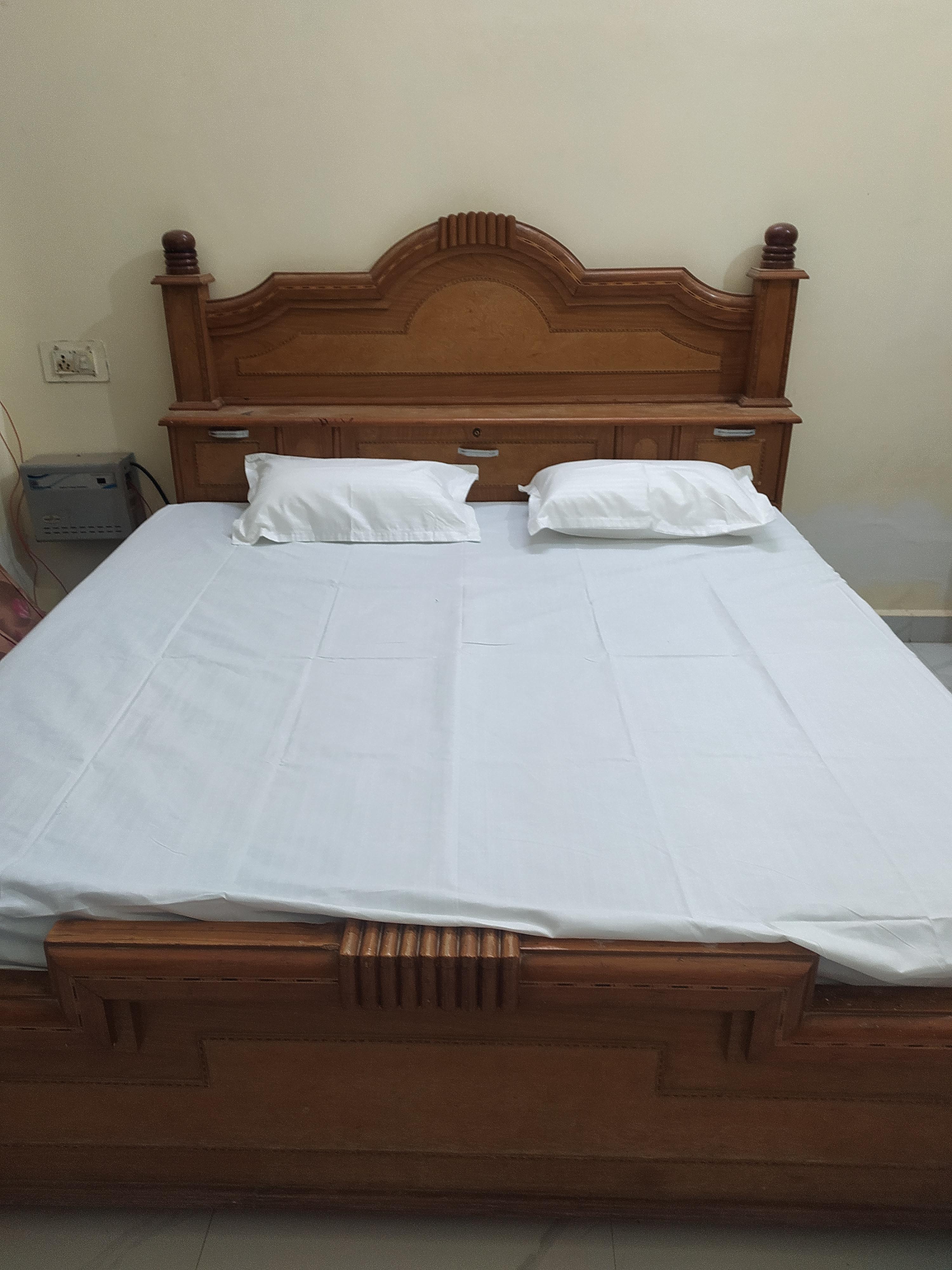 Shri Hari  Home Stay - Tap to explore photos