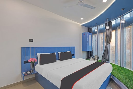 Collection O Leo Palace