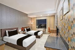 Super Townhouse Oak ONGC Crossway Formerly Hotel Gold Stone Comfort, Dehradun