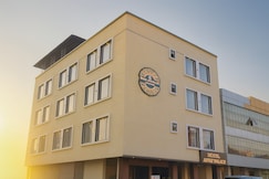Travinities Hotel Avni Palace, Khachrod
