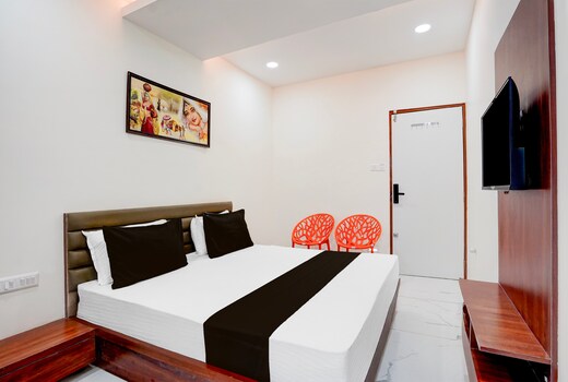 Hotel O Railway
