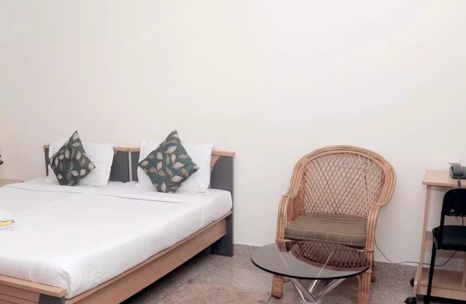 The Lalit Great Eastern Kolkata Kolkata INR 855 OFF   9  5  0  0  