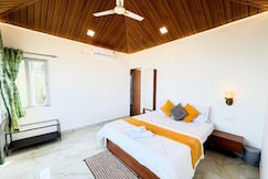 Lakefront Jaccuzzi Hideway 1 BHK Pawna Lake , Lonavala, Lonavala