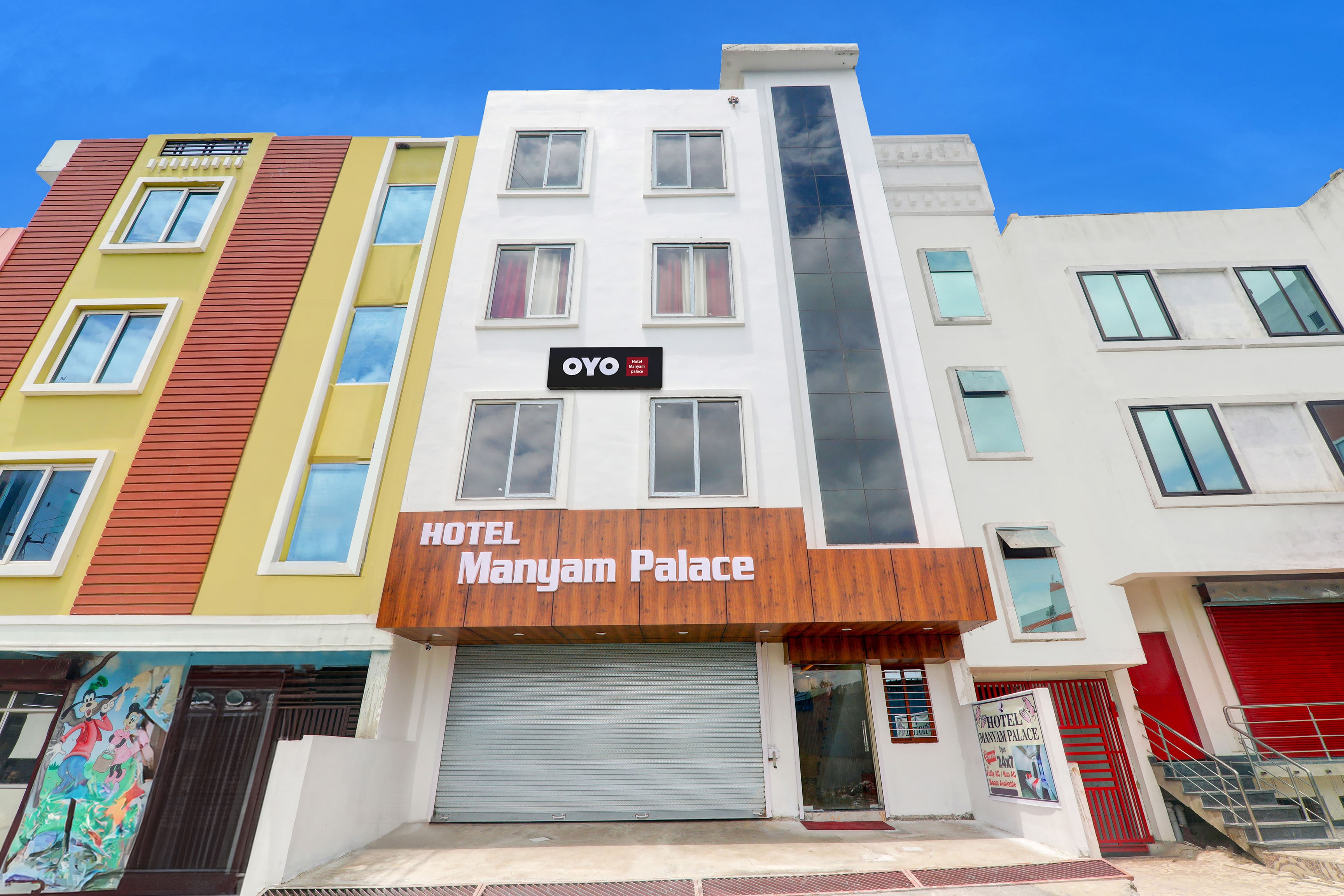 827055 Hotel Manyam Palace - Tap to explore photos