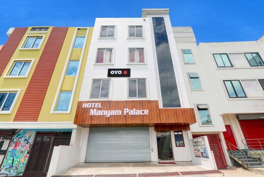 827055 Hotel Manyam Palace