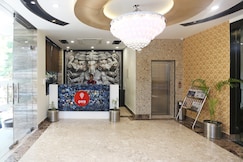 Collection O Pearl Blue, Agra