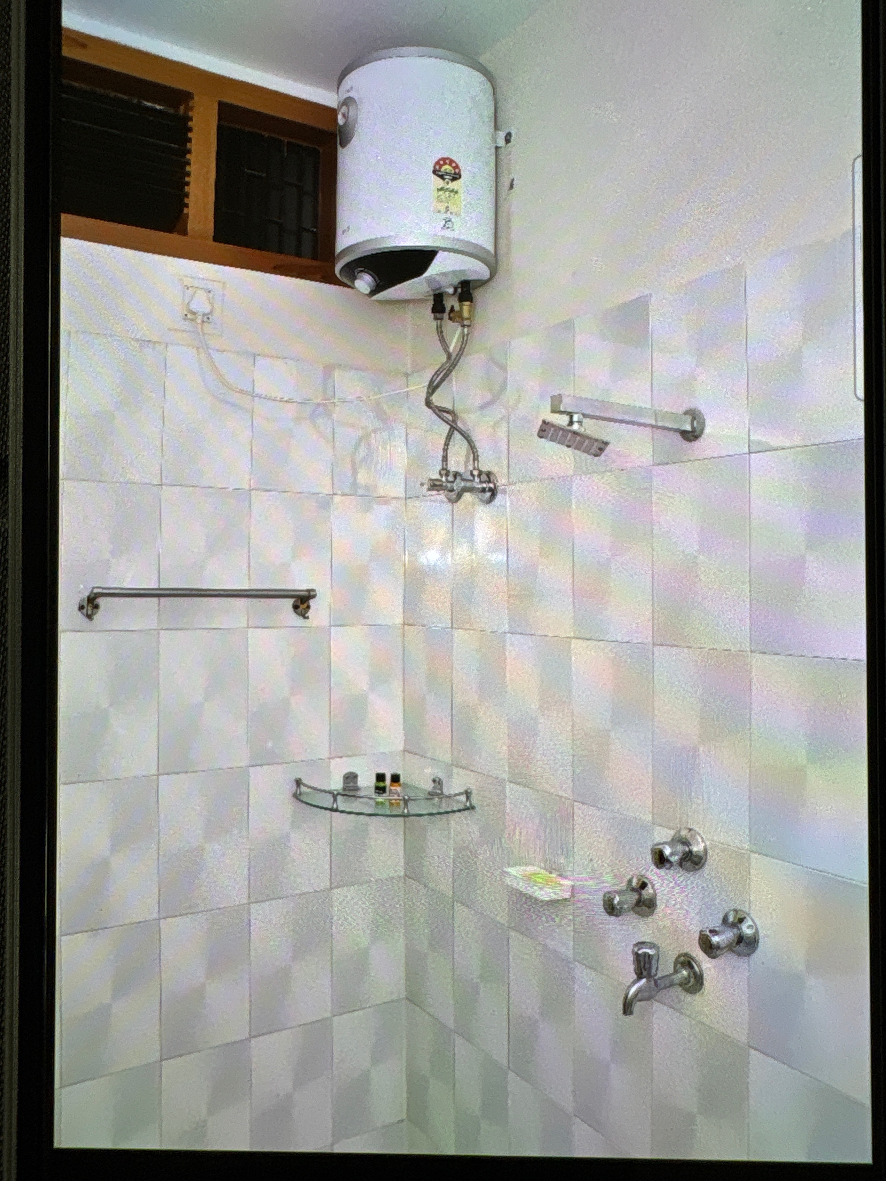 Gopal Kunj 1  Rooms  Apartment   Flat  Near BHU - Tap to explore photos