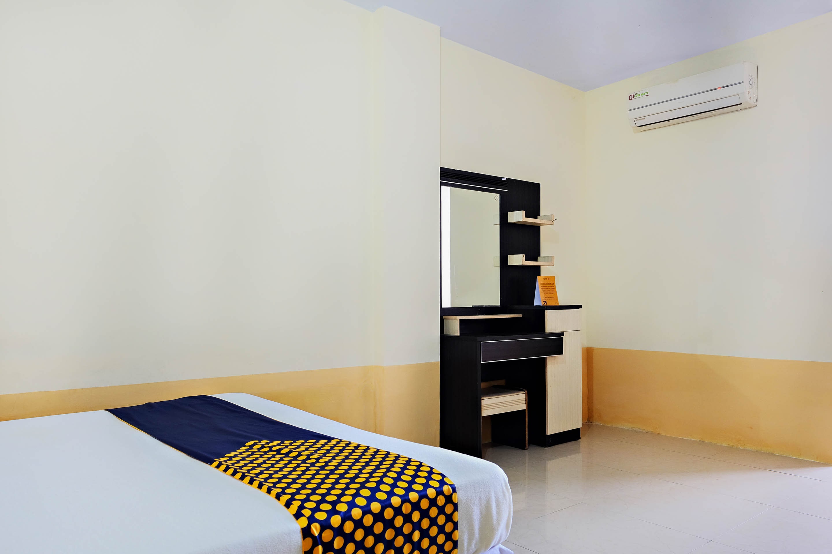 SPOT ON 2610 Zn Guest House - Tap to explore photos