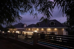 Twin Cottage, Kutralam