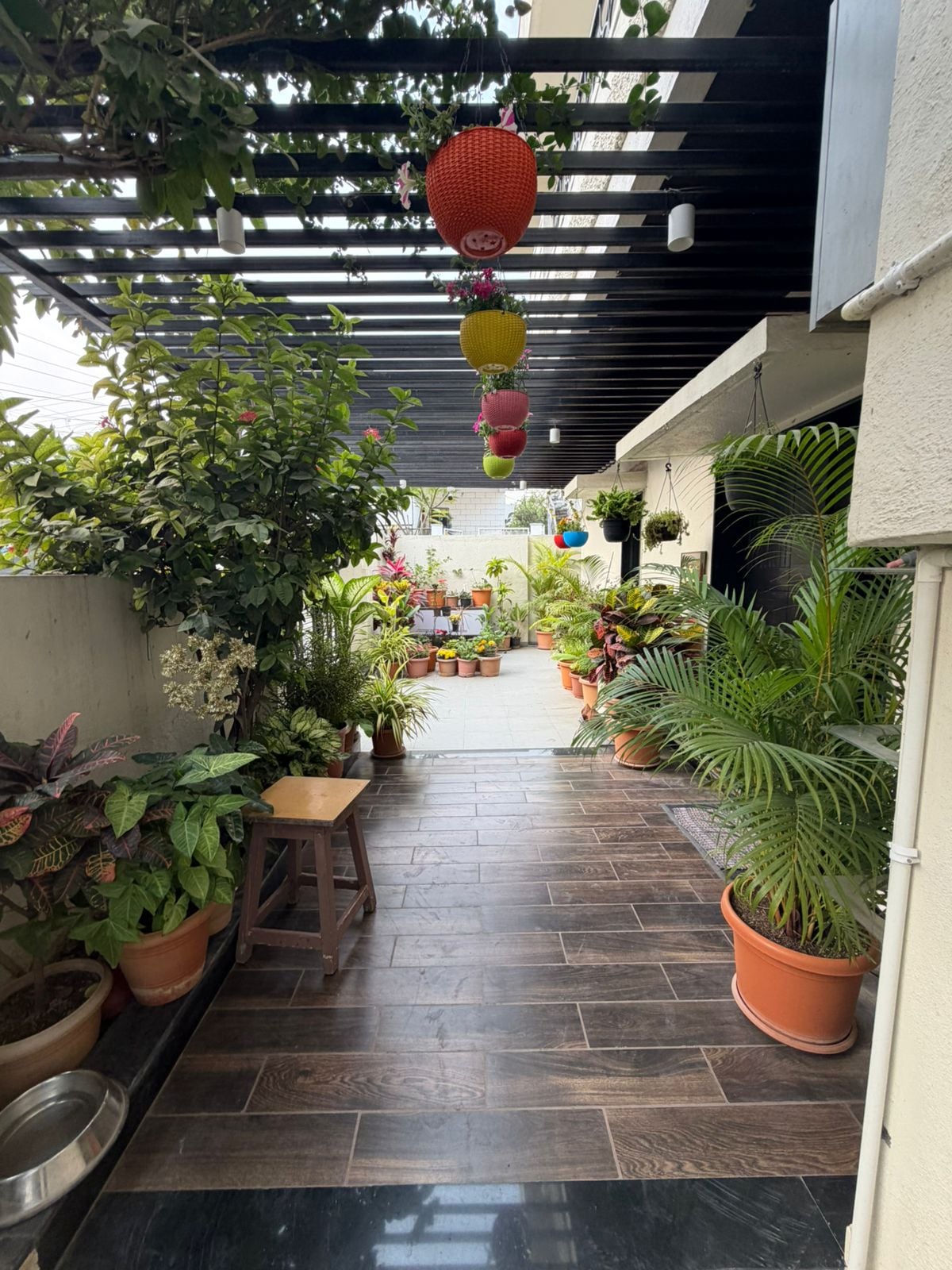 Spacious Garden Home In Heart Of The City 4