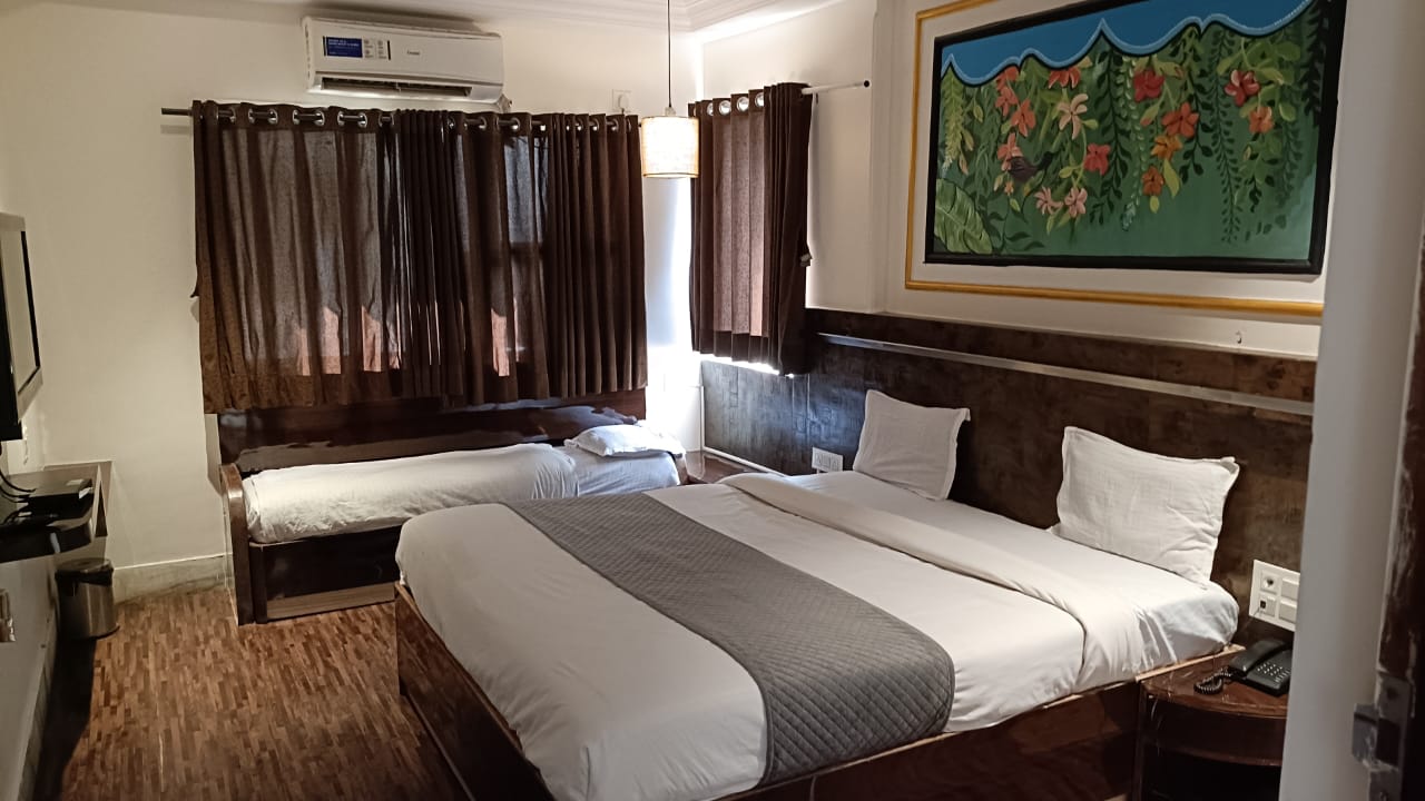 Kiara Shirdi Park inn - Tap to explore photos
