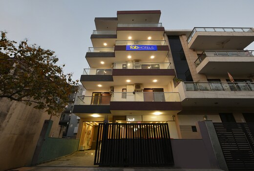 FabHotel Kesari Stayz - 800 Meters From Untitech Cyber Park