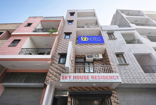 FabHotel Comfort Home Stay