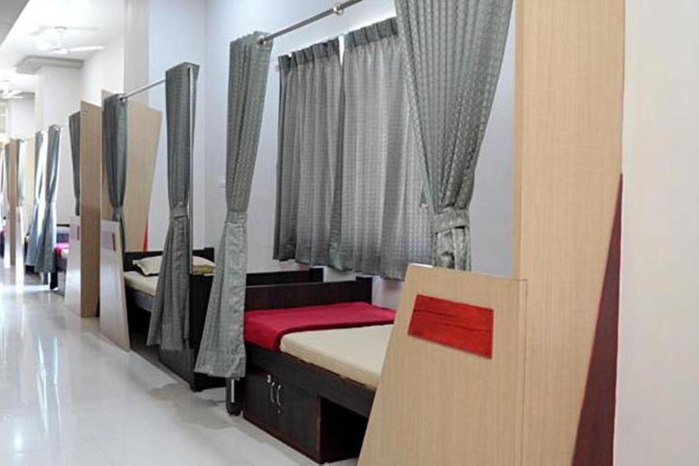 In & Out Dormitory Vadodara Hostel Price, Address & Reviews