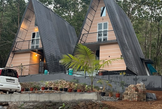 Zerahs Villa - Athirappilly