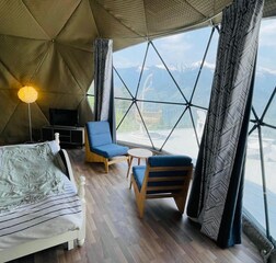 Himalayan Ridge : The woven Abode
