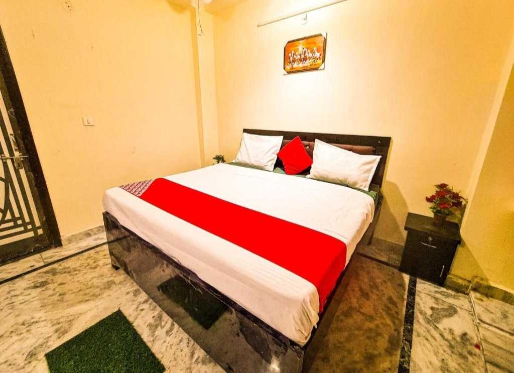 Hotel O Moonshine Near Mohan Estate Metro Station - Tap to explore photos