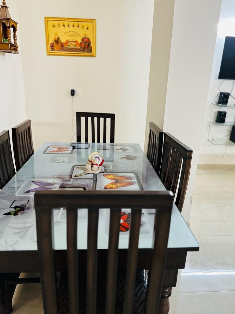 Stunning flat available for your stay - Tap to explore photos