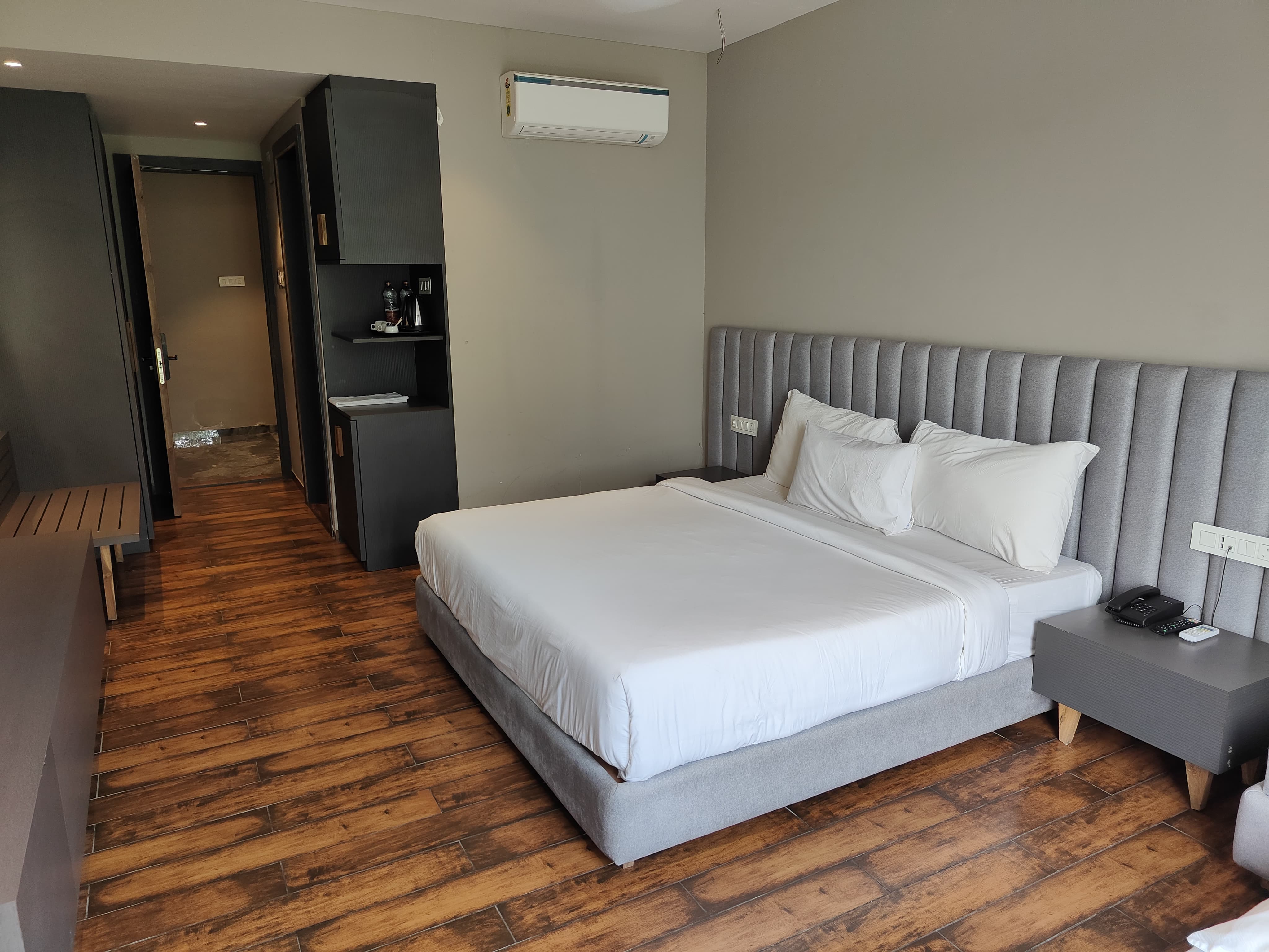 Deluxe Room 1