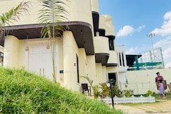 FLY VIEW Garden Home with Airport Runway View Stay, Jaipur