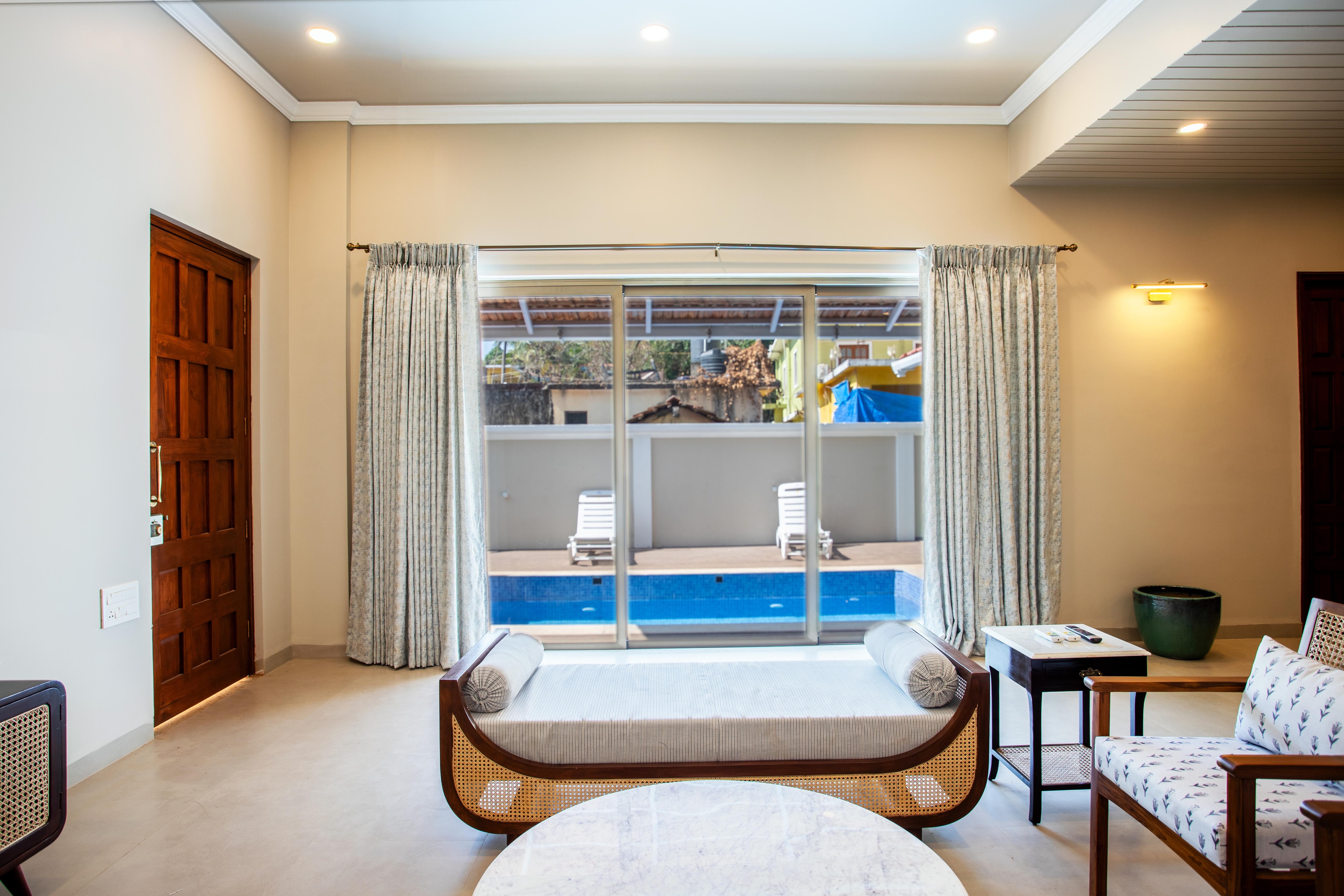 Silver Sands Villa - Tap to explore photos