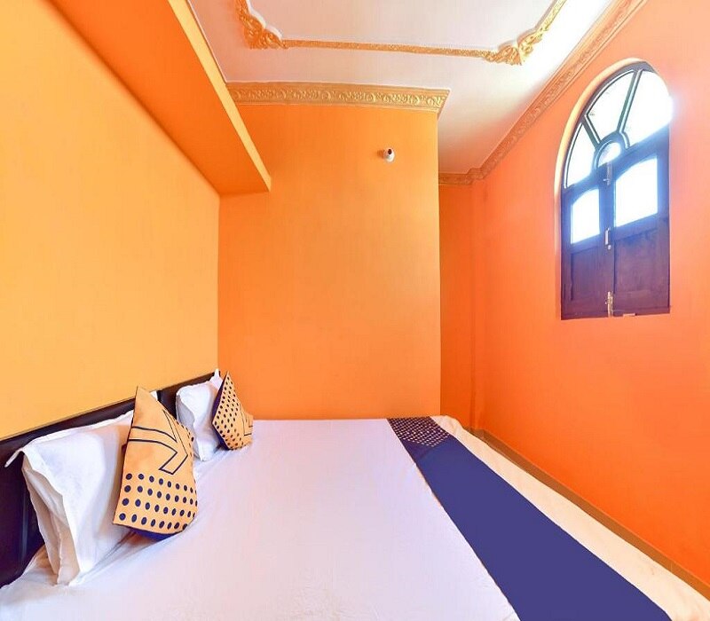 Lucky gest house patna Amis - Tap to explore photos