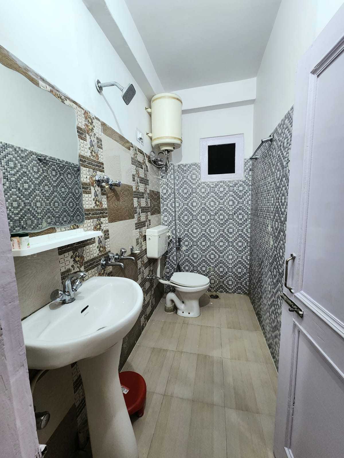 Hotel O HOME 81250D Abhiaak Regency - Tap to explore photos
