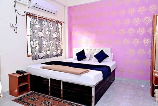 Vrindavan Stays Jhusi