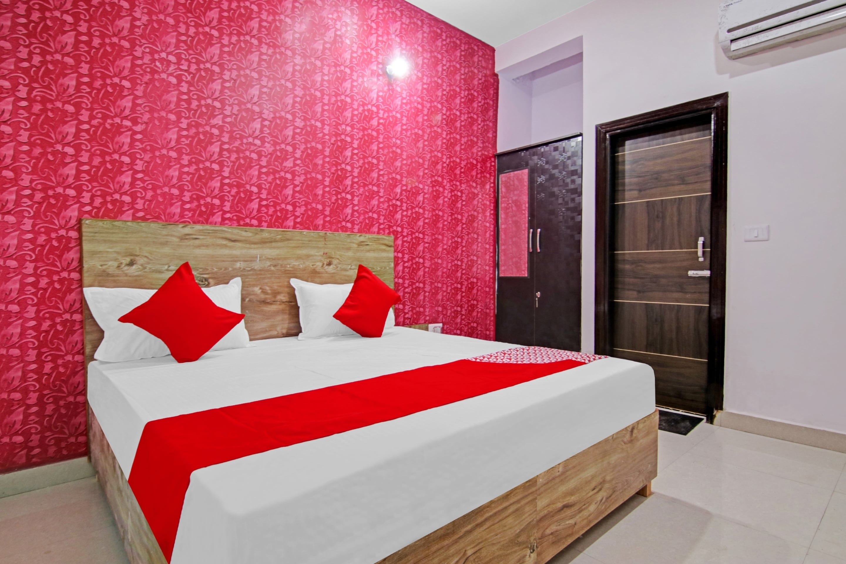 Hotel O Suncity - Tap to explore photos