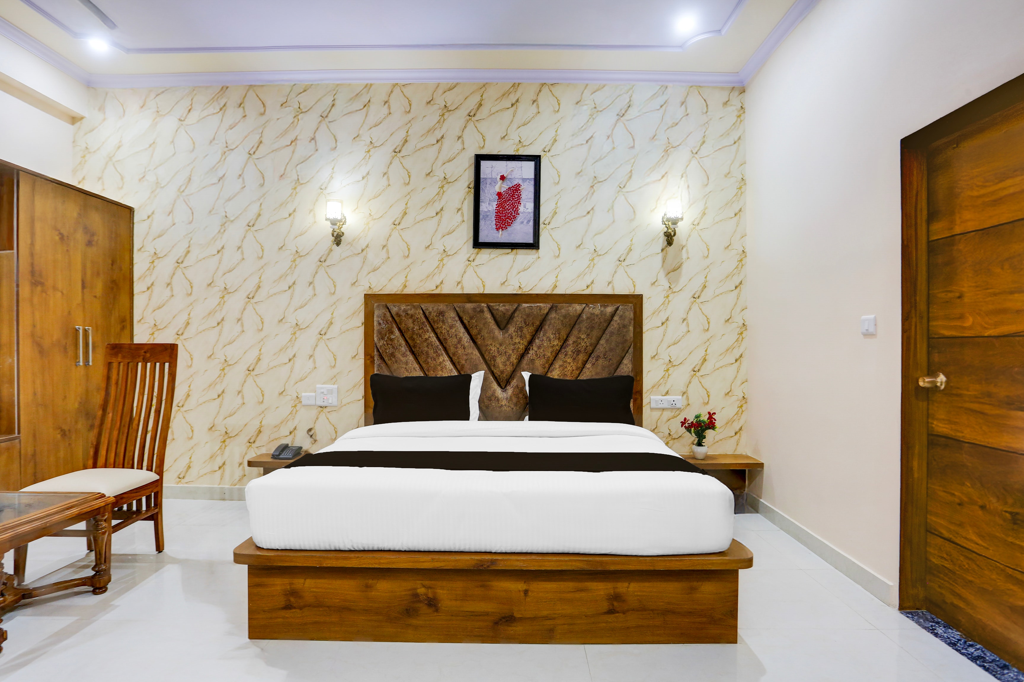 Super Townhouse OAK Jagatpura Formerly Narayan Vilas - Tap to explore photos