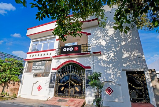 Hotel O Gracious Inn