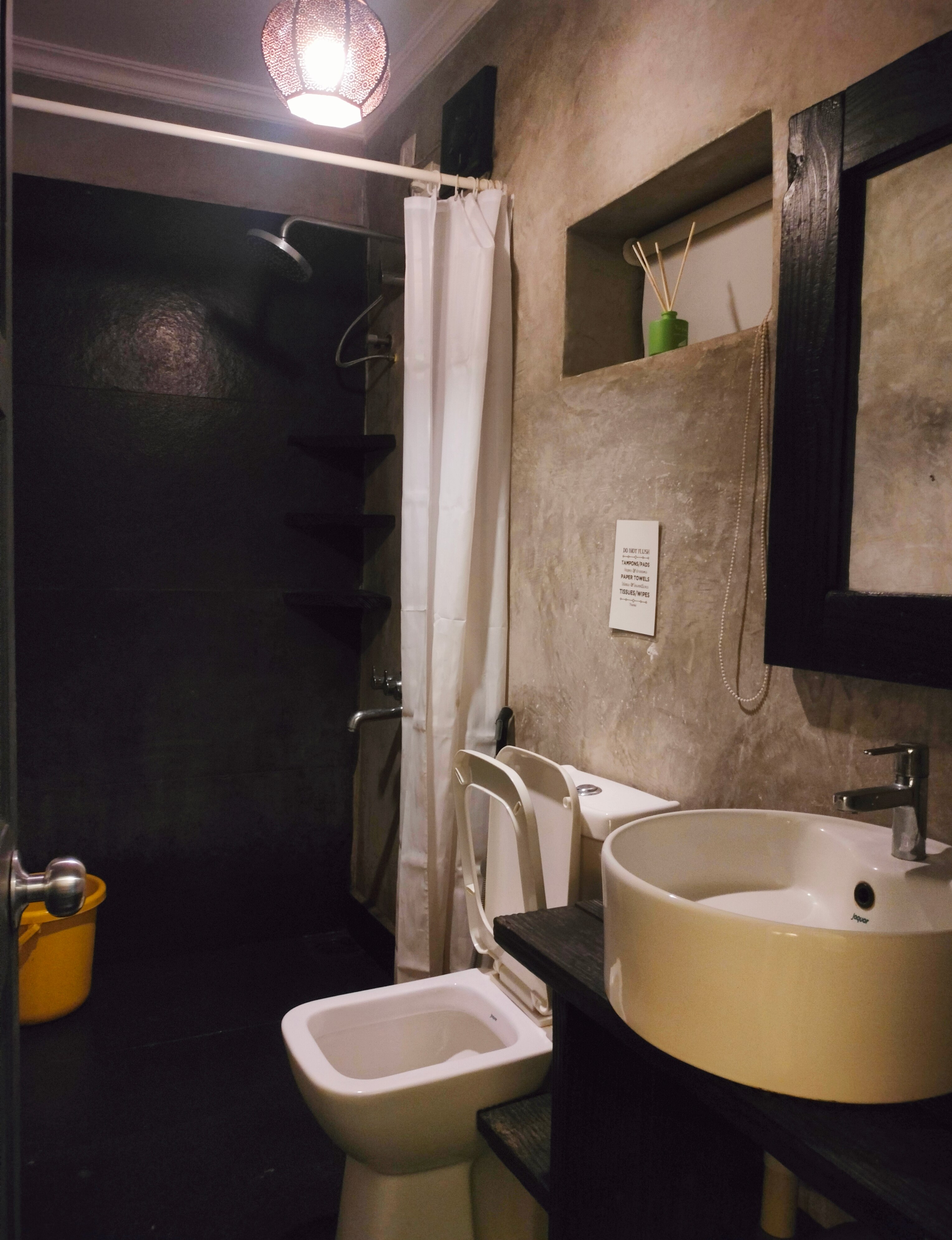 DoubleV Arambol Room with kitchen Wifi AC Balcony - Tap to explore photos