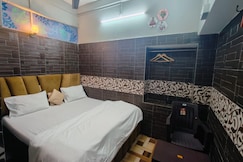 AMBRICANA PG HOUSE, Varanasi