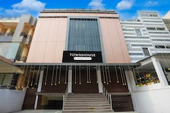 Townhouse Central Prayagraj Bus Terminal Formerly Amba Palace, Pratapgarh, Uttar Pradesh