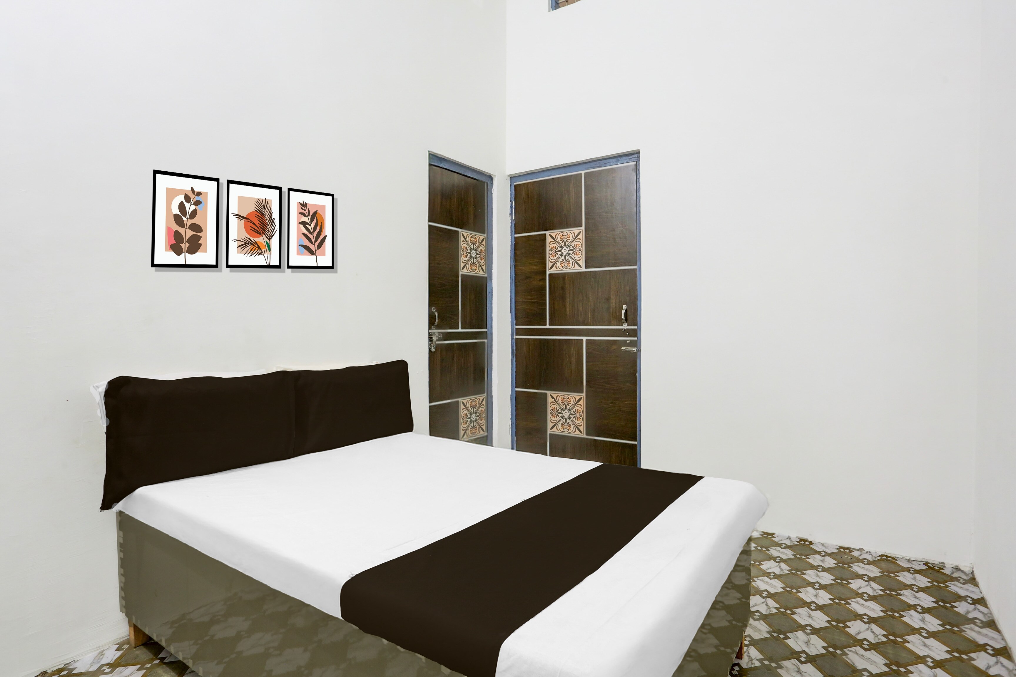 Hotel O The classic guest house - Tap to explore photos