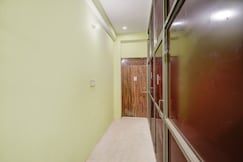 SPOT ON by OYO Yatri Nivas Hotel, Soraon