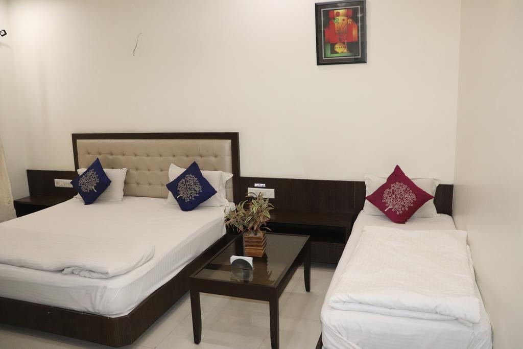 HOTEL SAI SHUBHAM (Near Nala Road) 5