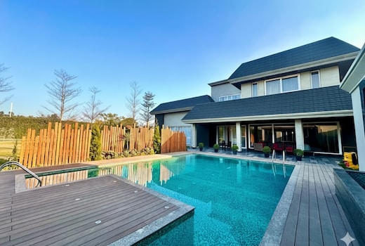 Homiestays Pinewood Farm