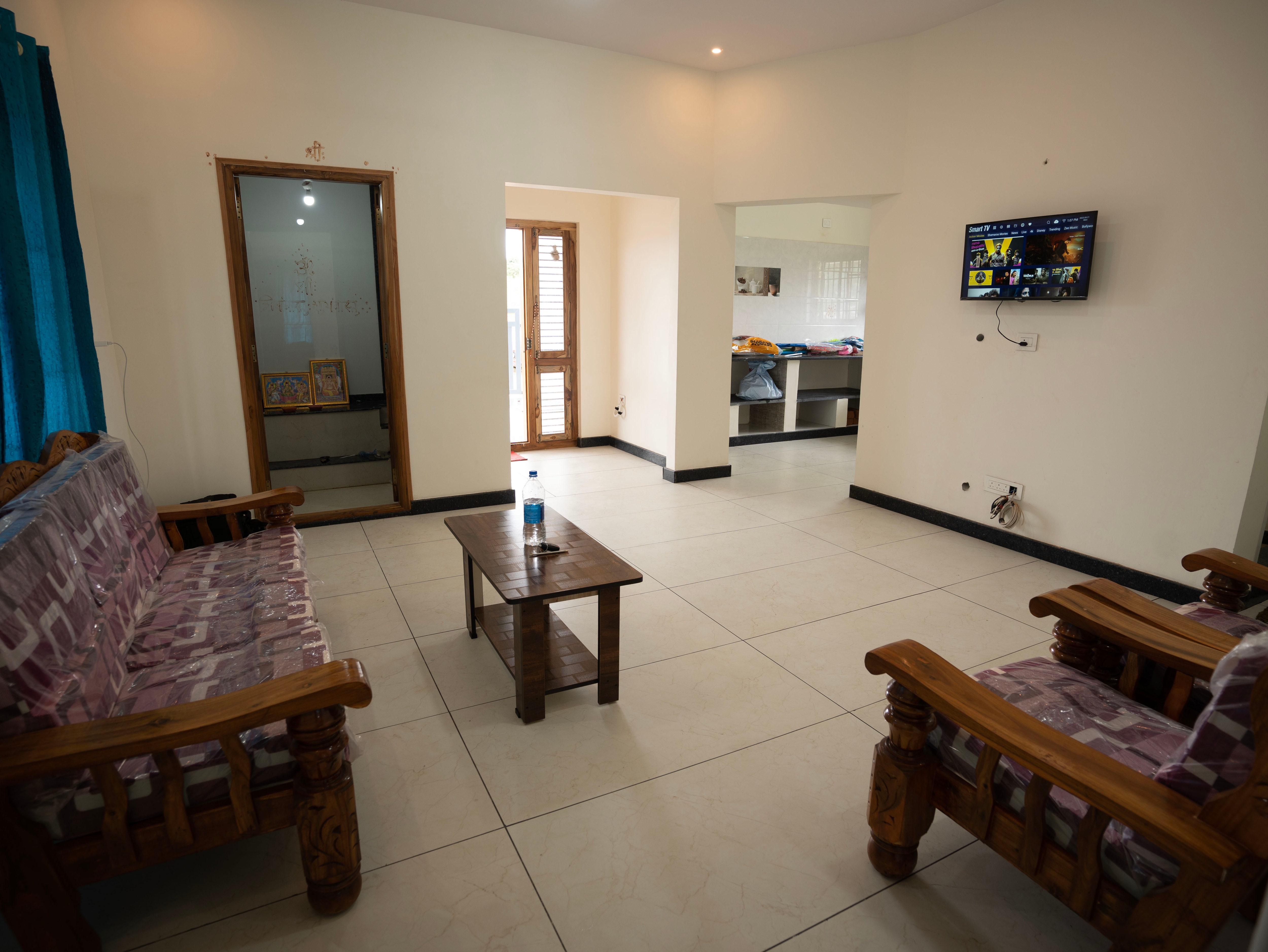 Hill Top Service Apartment - Tap to explore photos