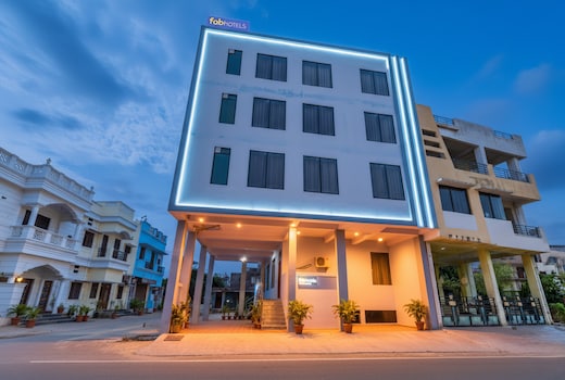 FabHotel Golden Manor Inn