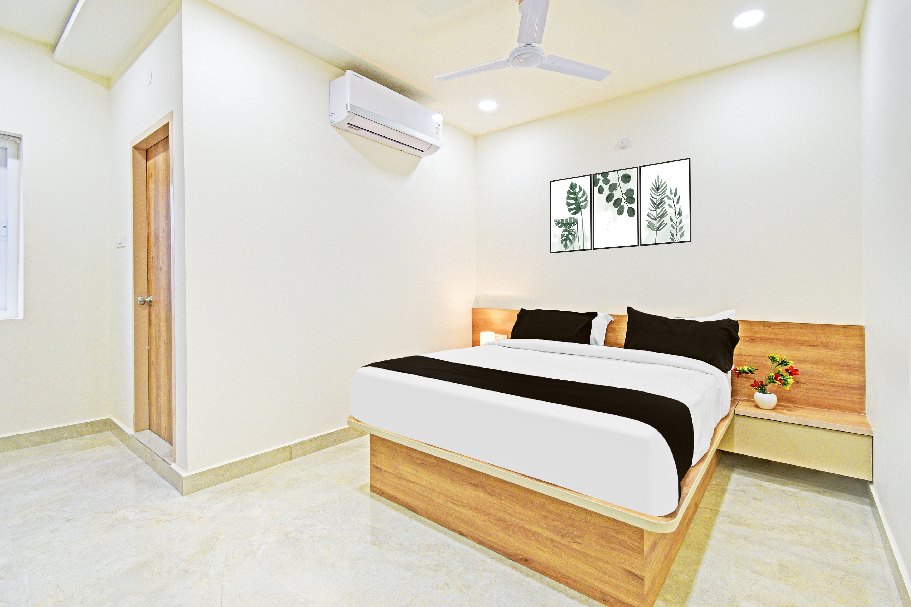 Super Townhouse Oak Kompally - Tap to explore photos