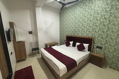 Hotel Dev Shree Palace ( Mahamrityunjay Dwar ), Ujjain