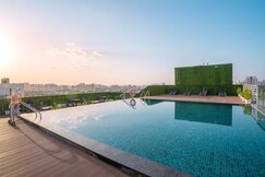 Premium Studio @ Element One Mall with Kitchen & WiFi, Gurgaon