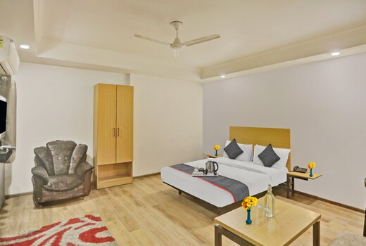 Townhouse Jp Grand Near Mayapuri Chowk