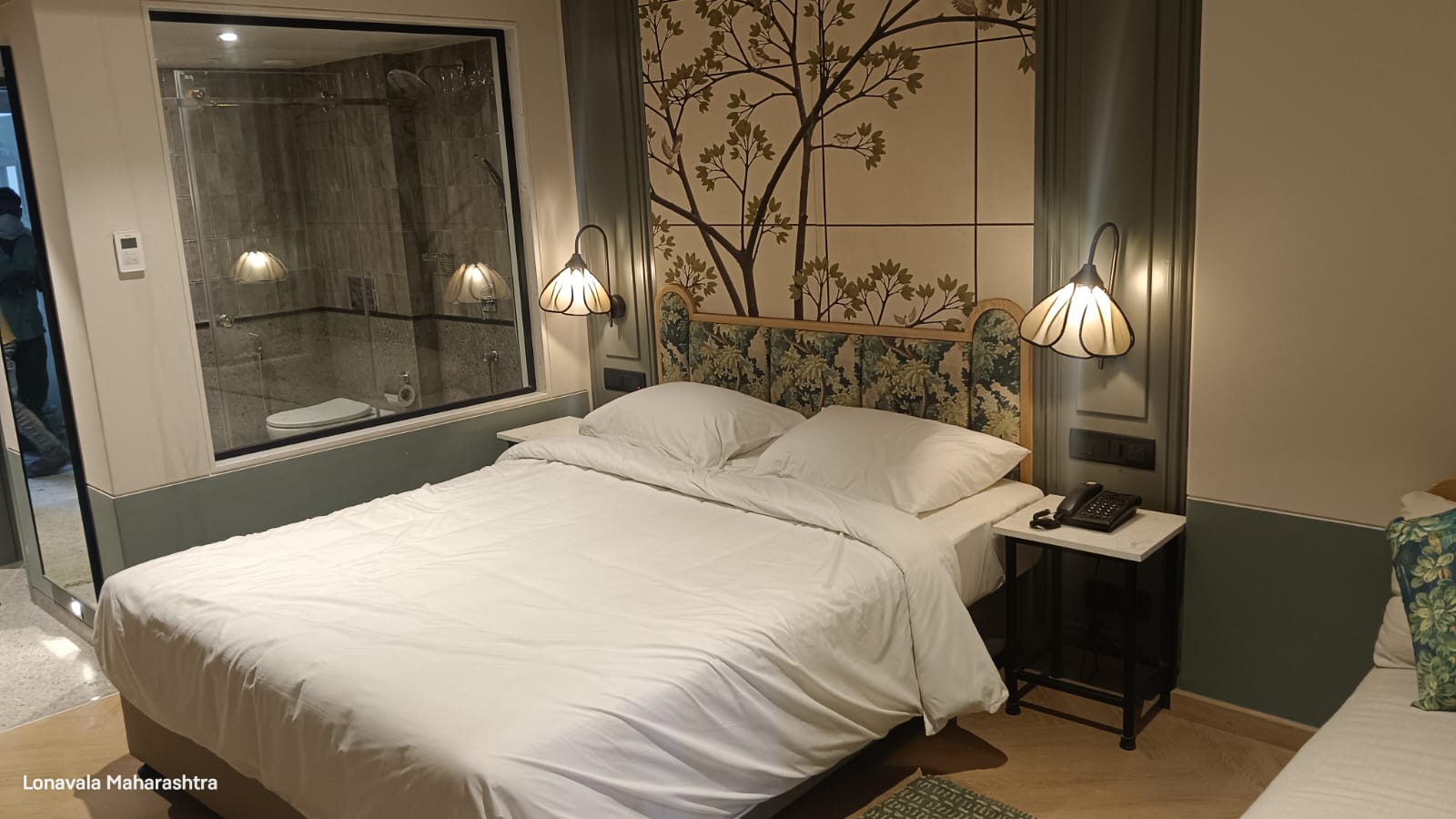 Royal Palm Queen Room 1
