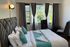 Hotel Apple Tree Restaurant & Cafe, Doda