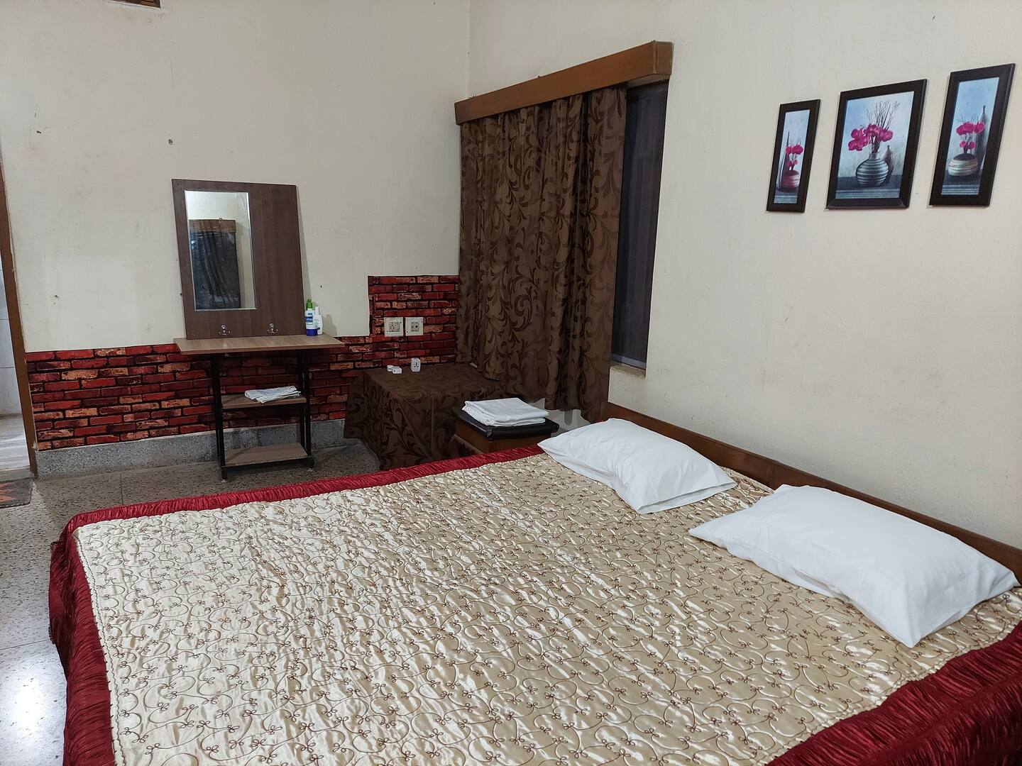Shanti Nilayam 2BHK Near Bhubaneswar Railway Station 2KM - Tap to explore photos
