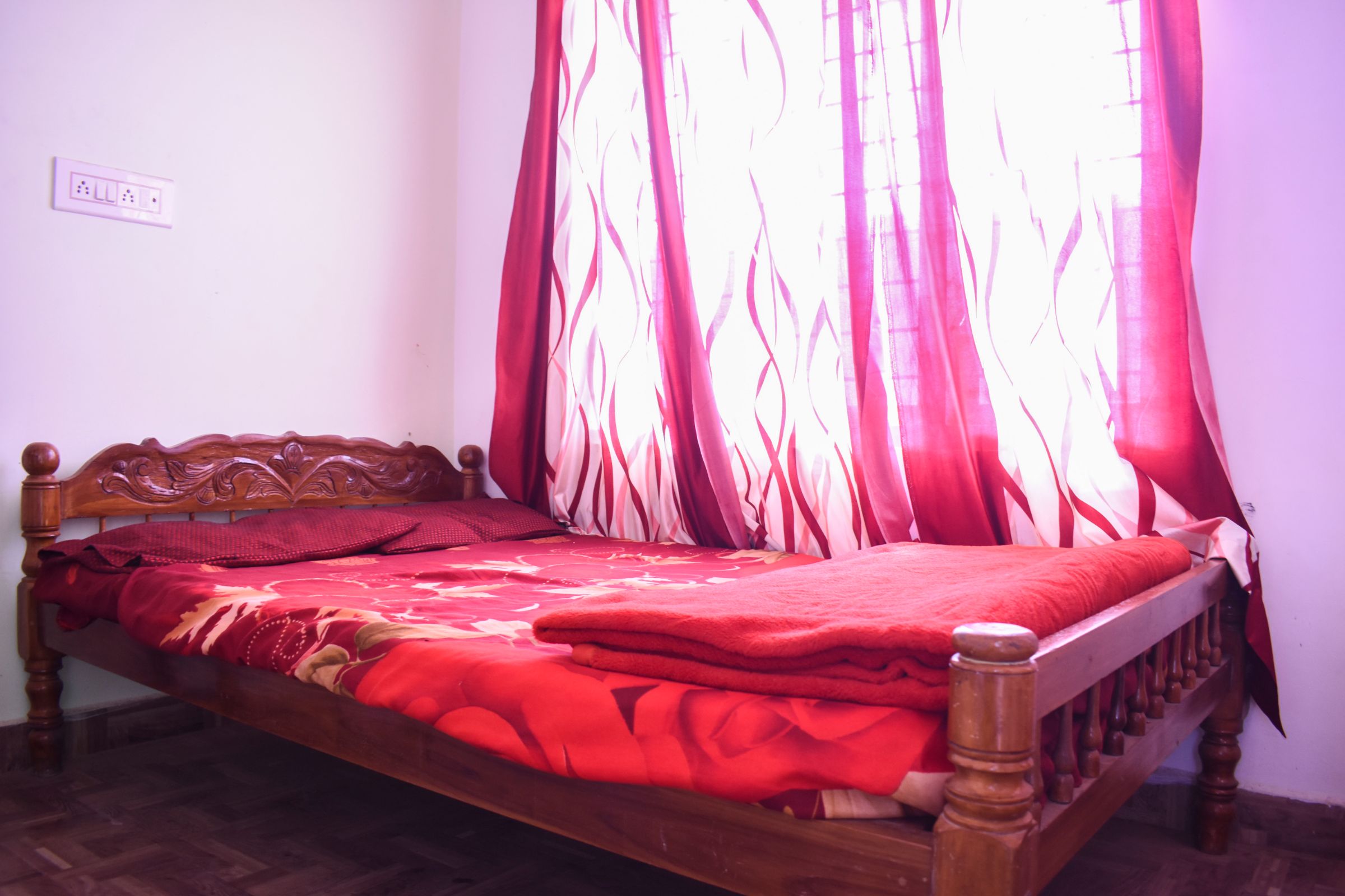 Enthankalayil Holidays(Rooms) (Single Room) - Tap to explore photos