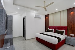 Hotel O royal palace, Delhi